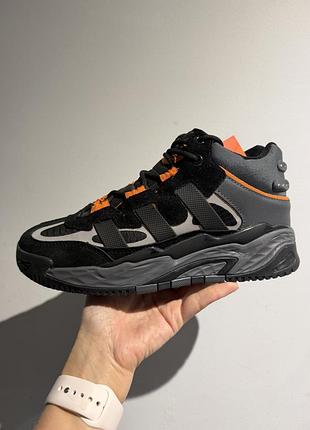Розпродаж adidas netbull