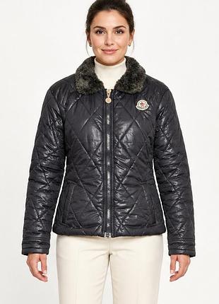 💎 брендовая стеганная куртка moncler с меховым воротником / люксовый легкий пуховик