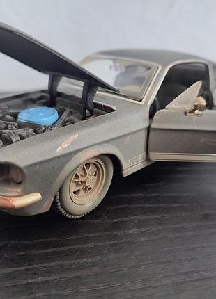 Коллекционная металлическая модель ford mustang 1967 1:24 maisto old friend