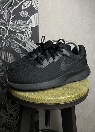 Мужские черные кроссовки nike tanjun, размер 43-44