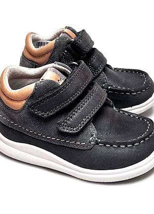 Шкіряні дитячі черевики на липучці хлопчику clarks розмір 20 оригінальне дитяче взуття
