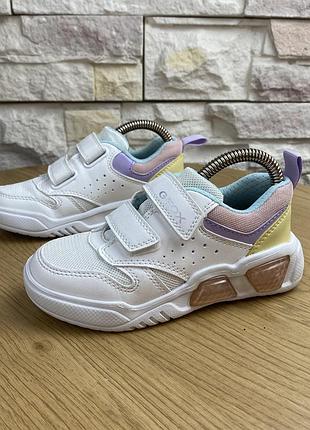 Дитячі кросівки geox j illuminus girl