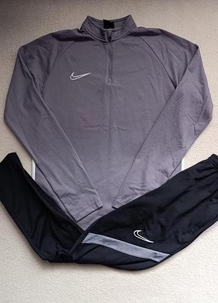 Спортивний костюм nike