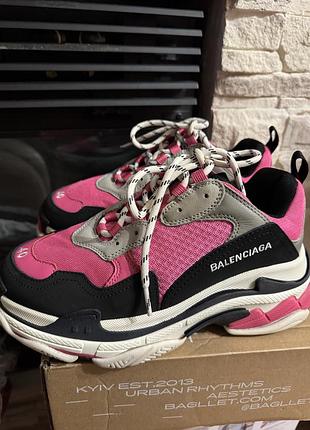 Шикарні кросівки , balenciaga triple s sneaker"