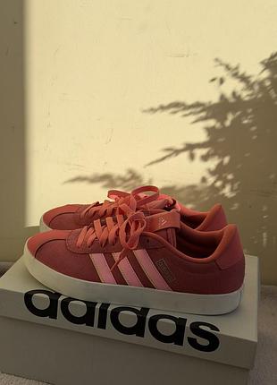 Кросівки жіночі adidas рожеві кросовки