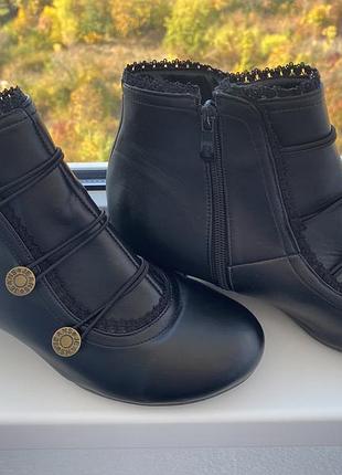 Напівчобітки чорного кольору 👠👠