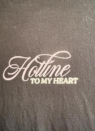 Футболка жіноча new yorker оверсайз чорна з принтом "hotline to my heart"