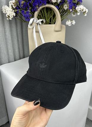 Оригінальна унісекс кепка adidas