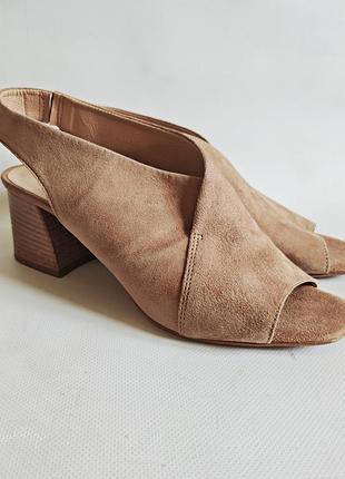 Замшевые босоножки clarks 3