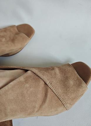 Замшевые босоножки clarks 10