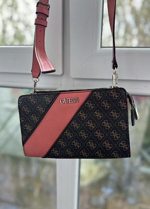 Сумка жіноча guess через плече, рожева з коричневим логотипом