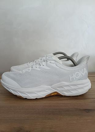 Кроссовки для бега hoka speedgoat 5 в белом цвете nimbus cloud. новые
размера 
42 длина стельки 26 см 
45 длина стельки 28 см