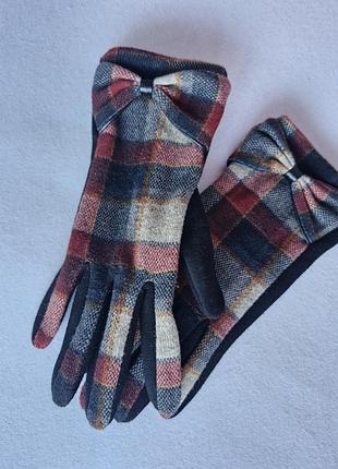 Рукавички жіночі в клітинку