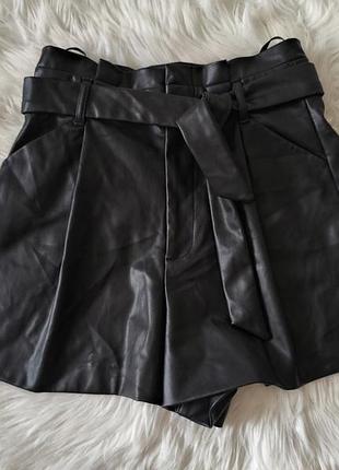 Шорти жіночі zara зі штучної шкіри, чорні, розмір xs