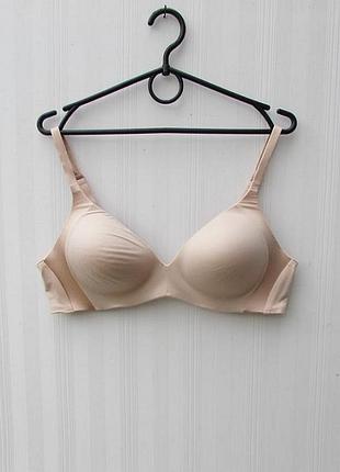 Бюстгальтер ущільнена чашка без кісточок triumph body make-up soft touch p 85a
