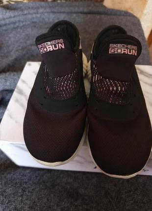Кросівки жіночі skechers go run чорні