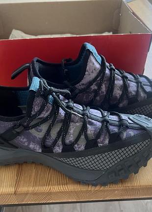 Кросівки унісекс nike 41 розмір, чорні з фіолетовим камуфляжем