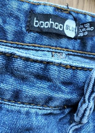 Джинсы женские мом boohoo 10