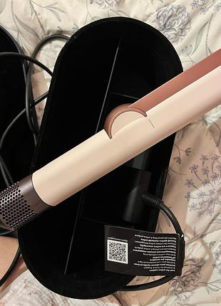 Фен-вирівнювач dyson 4