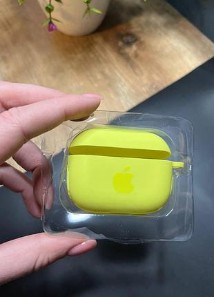 Чохол для навушників airpods pro з карабіном і покриттям softtouch жовтий (high no32)