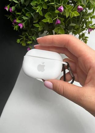 Чехол для наушников airpods pro с карабином и покрытием softtouch белый ( high №9 )