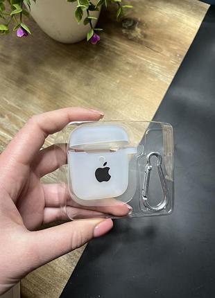 Чехол для наушников airpods 1/2 с карабином и покрытием softtouch (high clear)