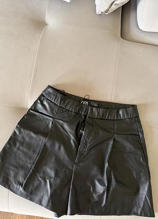 Шорти жіночі zara чорні, розмір l, з екошкіри
