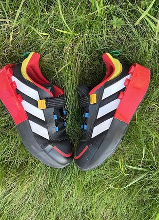 Кросівки adidas з lego 39 1/3