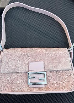 Сумка для жінок fendi mama baguette рожева шкіряна