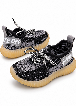 Детские текстильные кроссовки в стиле adidas