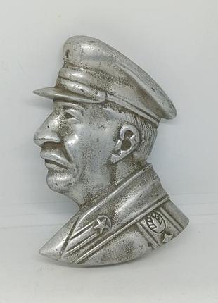 Алюминиевая накладка сталин в профиль.