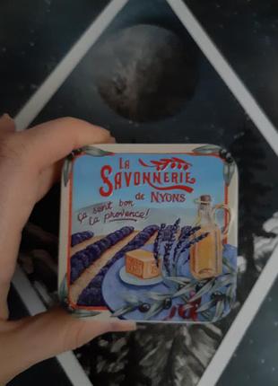Французьке тверде мило la savonnerie de nyons (provence lavande) вагою 100 г у металевій колекційній бляшанці
