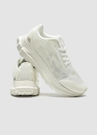 Alo yoga runner white 3