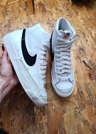 Оригинальные демисезонные кожаные кроссовки nike blazer mid 77 vintage white bq6806-100