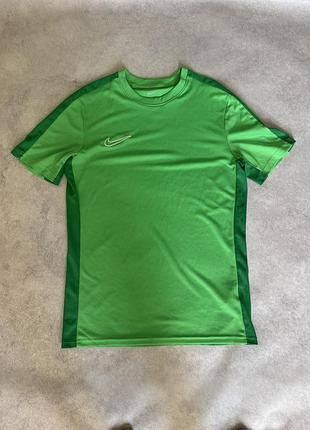 Футболка чоловіча nike dri-fit зелена