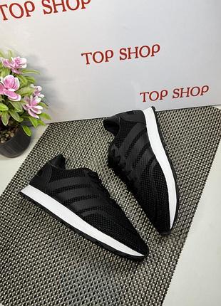 Оригінальні кросівки adidas 3