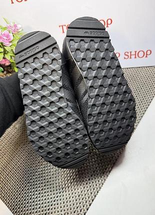Оригінальні кросівки adidas 6