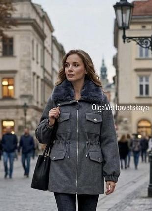 Жіноче пальто з хутром норки