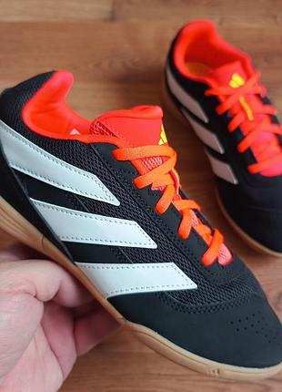 Нові оригінальні футзалки adidas predator p36.5 довжина устілки по факту 23см.