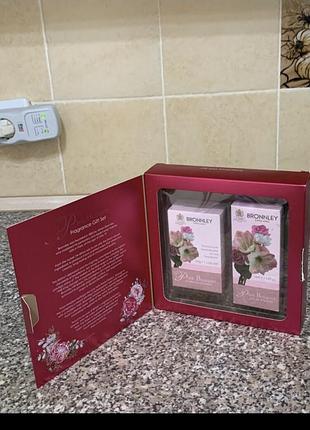 Подарочный набор косметики парфюма 50мл. и парфюмированное мыло 100гр. bronnley pink bouquet англия!!