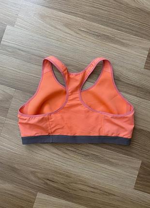 Топ спорт nike m-l 3