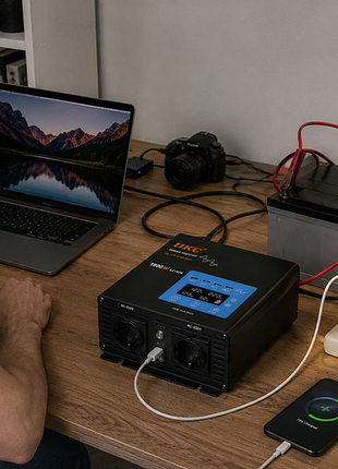 Преобразователь ac/dc 1800w ax sine с чистым синусом / инвертор с дисплеем и выходами: 3 x usb, 1 x type-c / преобразователь напряжения