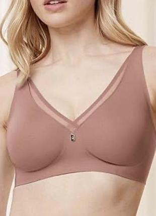 Безшовний бюстгальтер-мінімайзер triumph true shape sensation n 01.