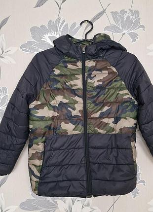 Куртка для хлопчика zara, чорна з камуфляжем, на зріст 134-140 см