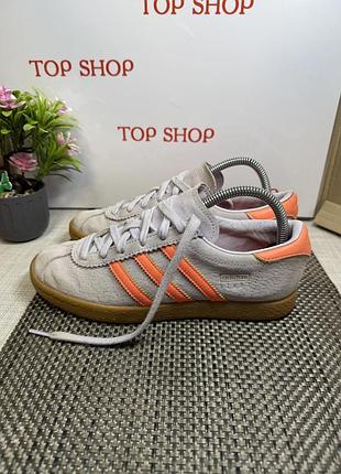 Оригінальні кросівки adidas 4