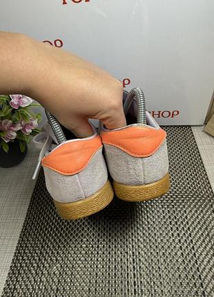 Оригінальні кросівки adidas 6