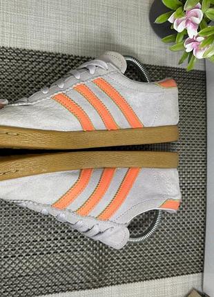 Оригінальні кросівки adidas 7
