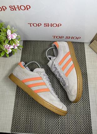 Оригінальні кросівки adidas 8