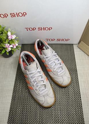 Оригінальні кросівки adidas 9