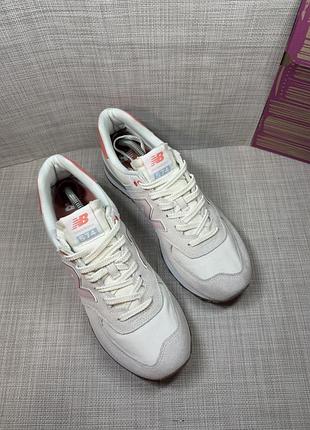 Оригінальні кросівки new balance 9